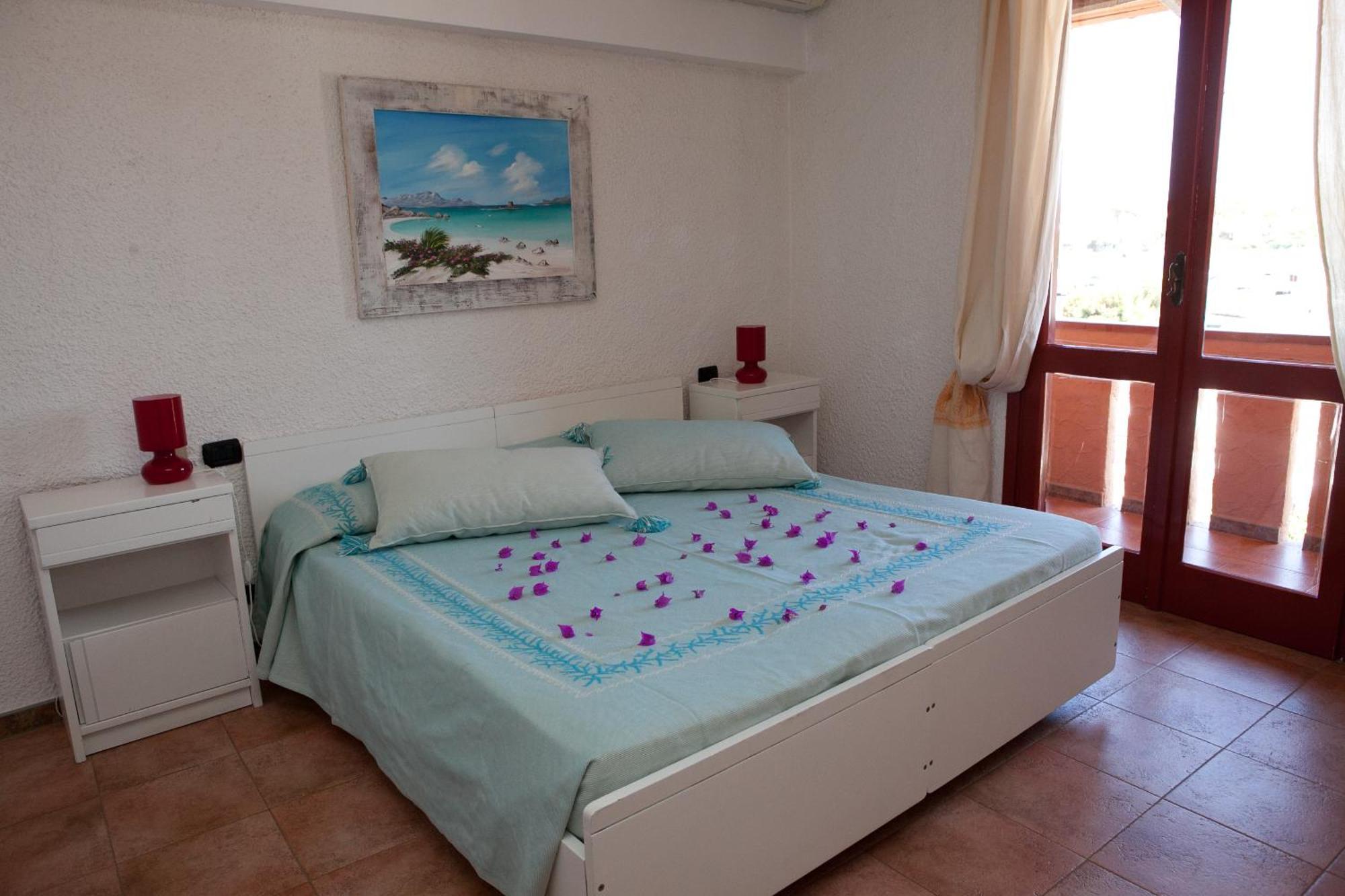Club Esse Cala Bitta Hotel บายาซาร์ดิเนีย ภายนอก รูปภาพ