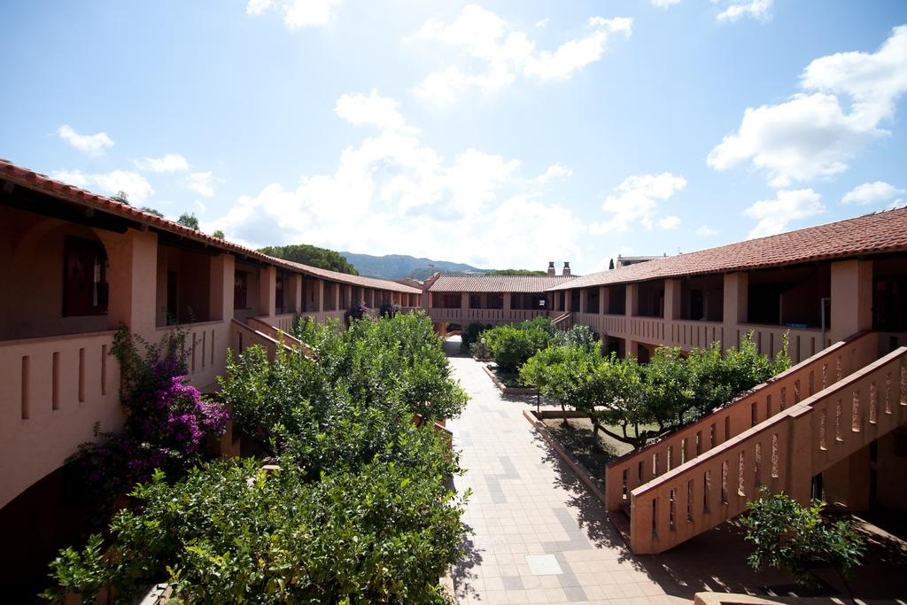 Club Esse Cala Bitta Hotel บายาซาร์ดิเนีย ภายนอก รูปภาพ