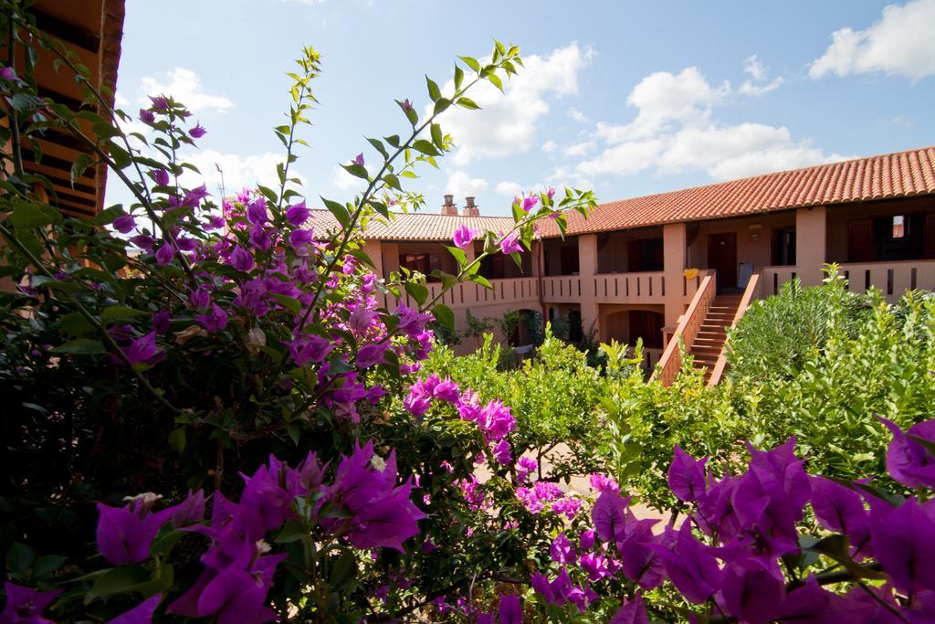Club Esse Cala Bitta Hotel บายาซาร์ดิเนีย ภายนอก รูปภาพ